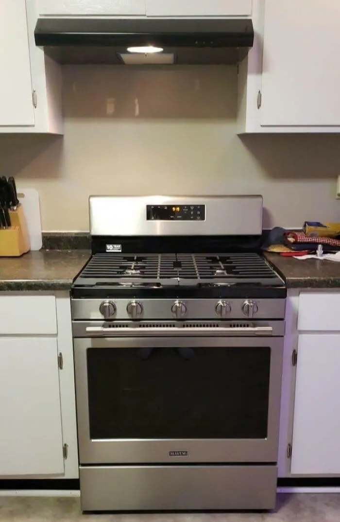 Mi amigo terminó con la remodelación de su cocina 