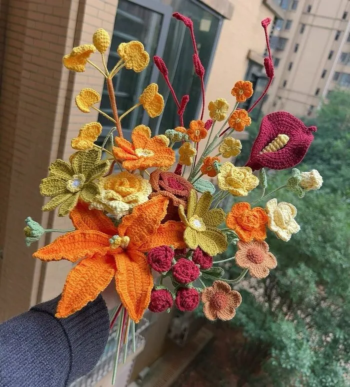 Thanksgiving Is Around The Corner! To Celebrate The Warmth Of This Season, A Specially Designed Autumn Bouquet—featuring Deep Reds, Oranges, Yellows, And Creams To Bring That Perfect Harvest Vibe Into Your Home