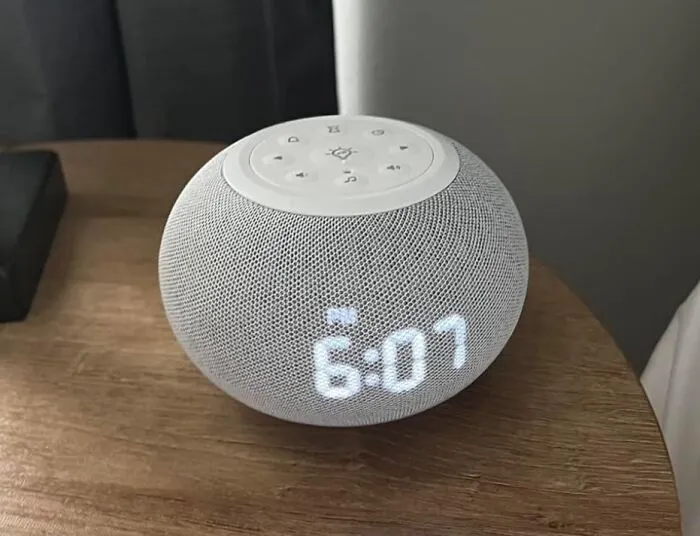 Ditch The Jarring Alarm And Wake Up Feeling Like You're In A Tropical Rainforest! This <a Style="Display:inline;" Href="Https://Www.amazon.com/Reacher-Auto-Dimmable-Machine-Soothing-Bedrooms/Dp/B0bnvkfqml?ie=utf8&th=1&linkcode=ll1&tag=bplemur-20&linkid=80433ba90e3225f60842ffc94fb93f31&language=en_us&ref_=as_li_ss_tl" Target="_blank"><span Style="Font: Inherit; Color: #d74b1f;"> Sound Machine Alarm Clock </Span> Will Gently Ease You Into Your Day With Soothing Nature Sounds