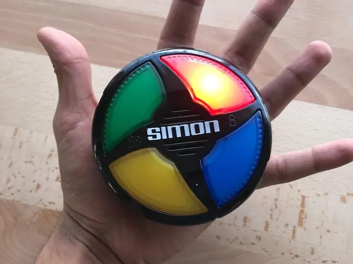 This <a Style="Display:inline;" Href="Https://Www.amazon.com/Hasbro-Simon-Micro-Series-Game/Dp/B00n4op3ow?ie=utf8&linkcode=ll1&tag=bplamb-20&linkid=3949375f8719d62ea1ddad4e3a15c4d4&language=en_us&ref_=as_li_ss_tl" Target="_blank"><span Style="Font: Inherit; Color: #d74b1f;"> Simon Micro Series Game</Span> Is The Perfect Stocking Stuffer For The Gamer On The Go! It's The Classic Memory Game You Love, Now In A Pocket-Sized Version That's Perfect For Travel (And Maybe Even For Secretly Playing Under The Table At Holiday Dinners)