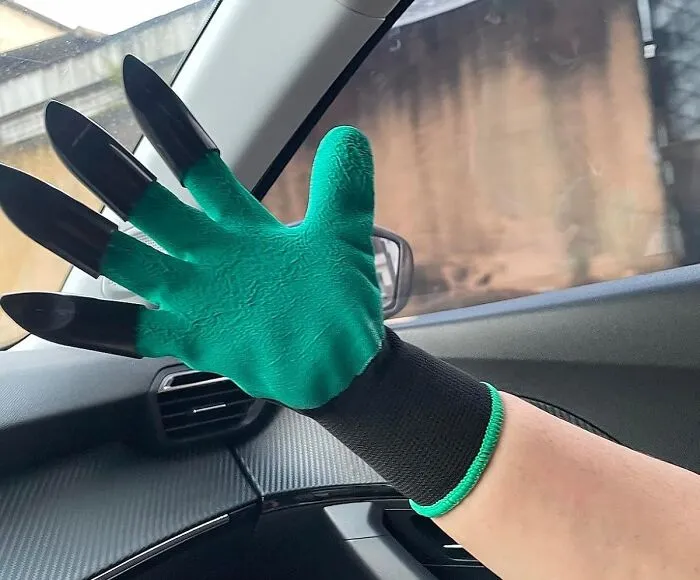 Dig In To Gardening With Confidence And Finesse, Courtesy Of The Clever <a Style="Display:inline;" Href="Https://Www.amazon.com/Famoy-Gardening-Gloves-Planting-Garden/Dp/B09nvsybxz?ie=utf8&th=1&linkcode=ll1&tag=bpzebra-20&linkid=7b96d7e12ca0db9be2b3e82d4032234b&language=en_us&ref_=as_li_ss_tl" Target="_blank"><span Style="Font: Inherit; Color: #d74b1f;"> Claw Gardening Gloves</Span> - Designed To Give Your Hands A Grip-Tight Hold On The Task