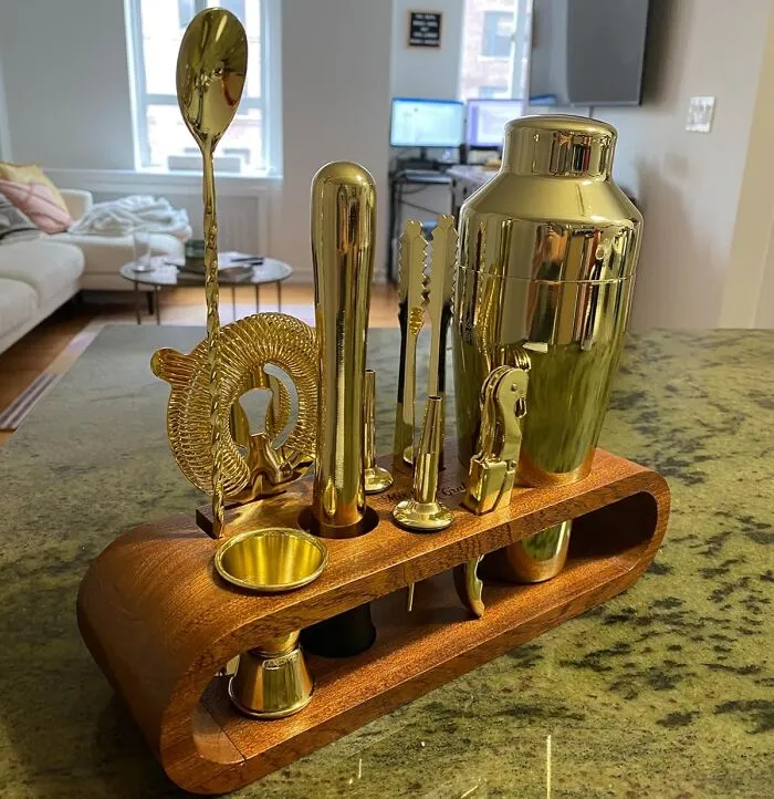 Your Inner Bartender Is About To Unleash Some Serious Cocktail Magic! This <a Style="Display:inline;" Href="Https://Www.amazon.com/Cocktail-Set-Bartender-Kit-Bar-Set-Cocktail-Shaker-Set/Dp/B07p9rpjqq?ie=utf8&th=1&linkcode=ll1&tag=bpfox-20&linkid=7e86f0db89ccc5a1cd2be1ee17315ca7&language=en_us&ref_=as_li_ss_tl" Target="_blank"><span Style="Font: Inherit; Color: #d74b1f;"> Mixology Bartender Kit</Span> Has Everything You Need To Shake, Stir, And Muddle Your Way To Delicious Drinks