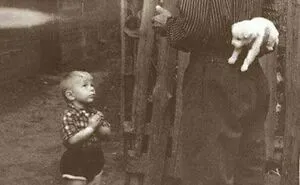 30 Beautiful Vintage Photos That Prove Pets Were Always Family