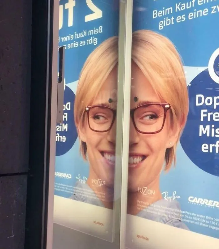 Una vez más, no pensaron bien la ubicación del anuncio