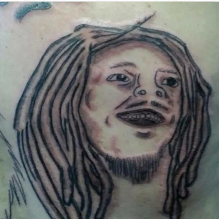 Estas 35 personas querían un tatuaje genial pero terminaron con un error permanente