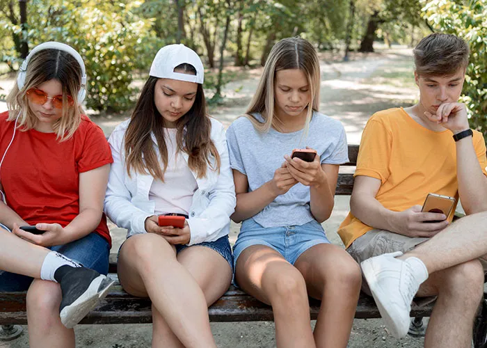 30 Trends That Made The ‘90s And ‘00s So Magical People Wish They’d Make A Comeback
