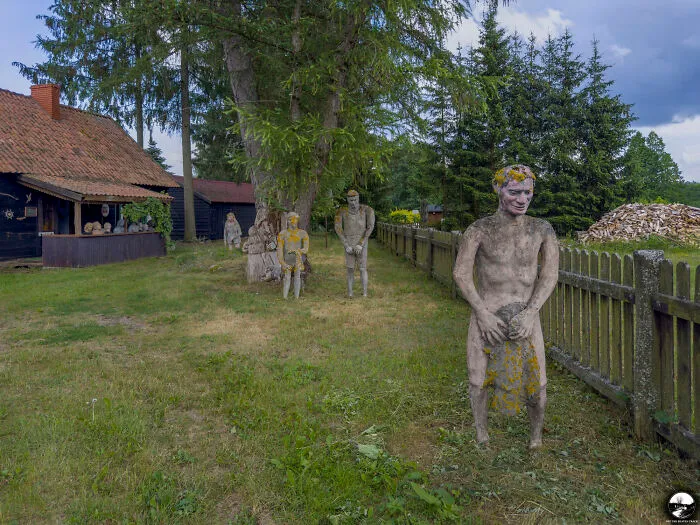 Off The Beaten Path: The Fascinating Sculptures Of Adam Szubski (17 Pics)