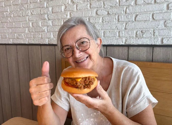 “Iron Levels Got Too Low To Donate Blood”: People Share What Made Them Quit Veganism For Good