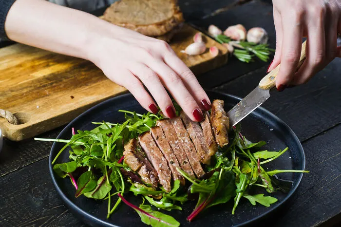 “Iron Levels Got Too Low To Donate Blood”: People Share What Made Them Quit Veganism For Good
