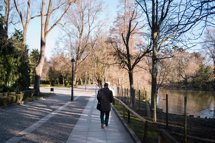 American Expats Reveal Their Wildest Reverse Culture Shocks Upon Returning Home (50 Stories)