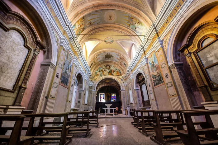 Abandoned Chapel, Italy