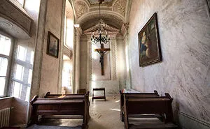 I Documented 30 Of The Most Beautiful Abandoned Sacred Places I’ve Visited In Europe