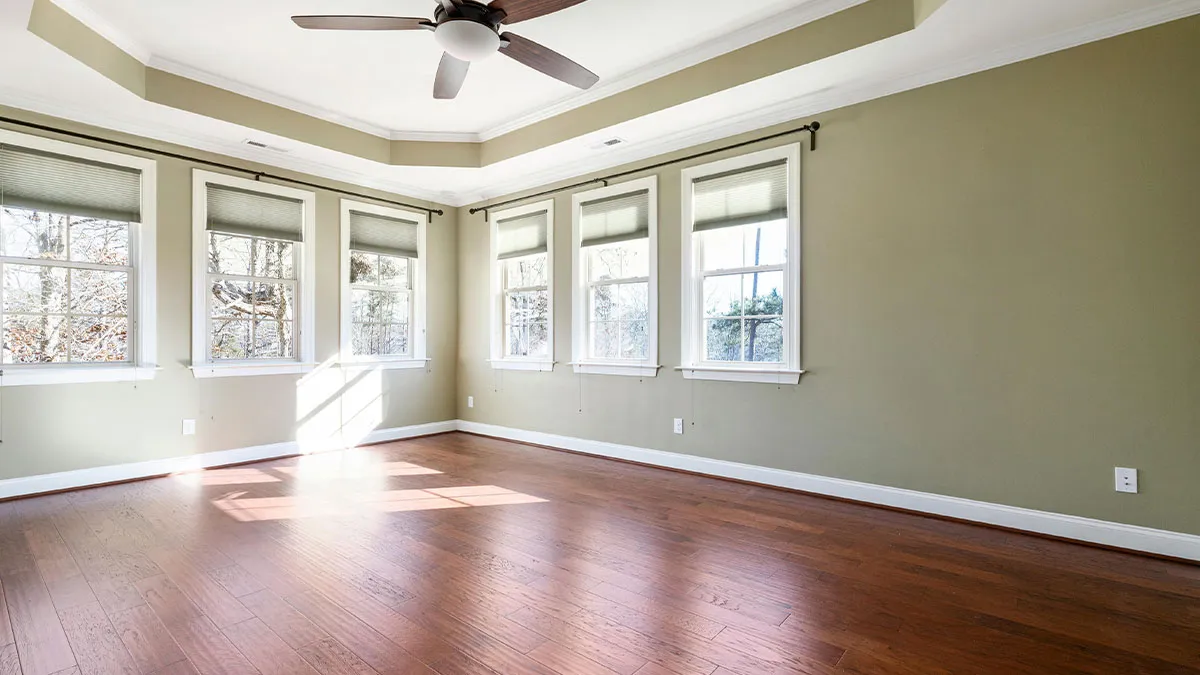 34 Stories To Make You Laugh Or Cringe About When Visiting A Single Guy's Place Gets Interesting