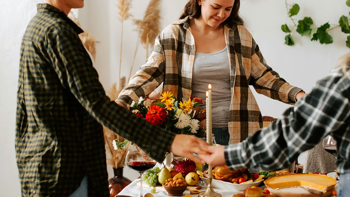 Woman Laughs At Sister’s Rules For Thanksgiving, Refuses To Host After Realizing She’s Serious