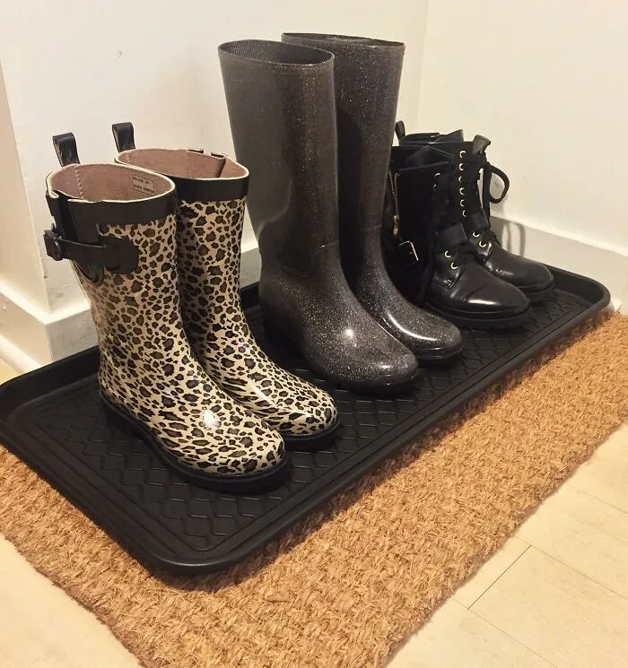 Step Into A Mess-Free Home With The <a Style="Display:inline;" Href="Https://Www.amazon.com/Dp/B01lbl9xke?ascsubtag=7748302%2c12%2c38%2cd%2c0%2c0%2c0%2c900%3a2%3b974%3a3%3b1125%3a2%3b1338%3a1%3b1352%3a1%2c53639782%2c0%2c0%2cgoogle&btn_ref=srctok-A9c41320b1f2ba89&th=1&linkcode=ll1&tag=bpibis-20&linkid=80cadf778574d95ec0ddee59e5516cfd&language=en_us&ref_=as_li_ss_tl" Target="_blank"><span Style="Font: Inherit; Color: #d74b1f;"> Boot Tray</Span>, A Practical Solution That Catches Mud, Snow, And Slush, Saving You The Hassle Of Winter Cleanup