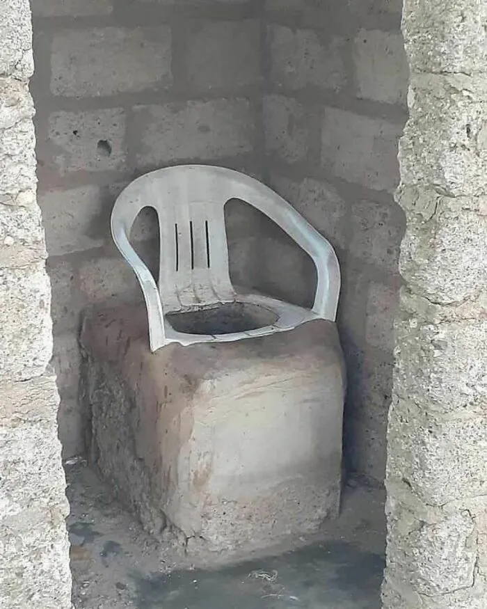 30 Bizarre And Unsettling Toilet Pics That May Make You Appreciate Your Own Bathroom More