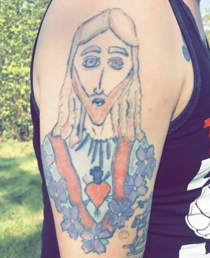 Estas 35 personas querían un tatuaje genial pero terminaron con un error permanente