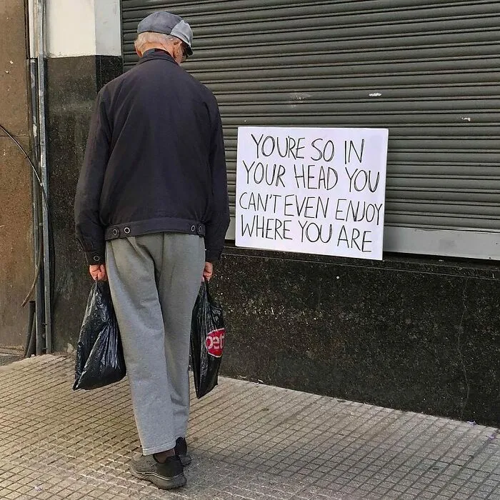 “We’re Not Really Strangers”: 50 Inspiring Signs And Labels About Meaningful Connections