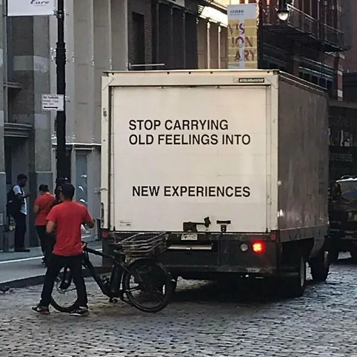 “We’re Not Really Strangers”: 50 Inspiring Signs And Labels About Meaningful Connections