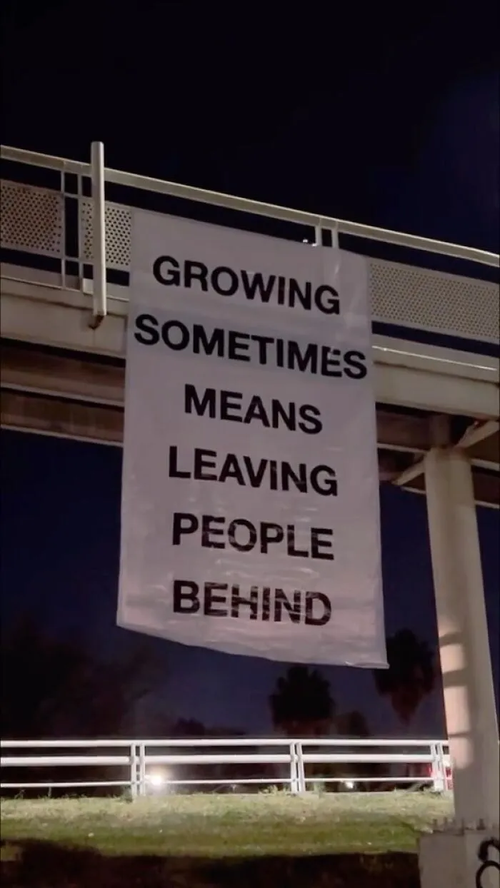 “We’re Not Really Strangers”: 50 Inspiring Signs And Labels About Meaningful Connections
