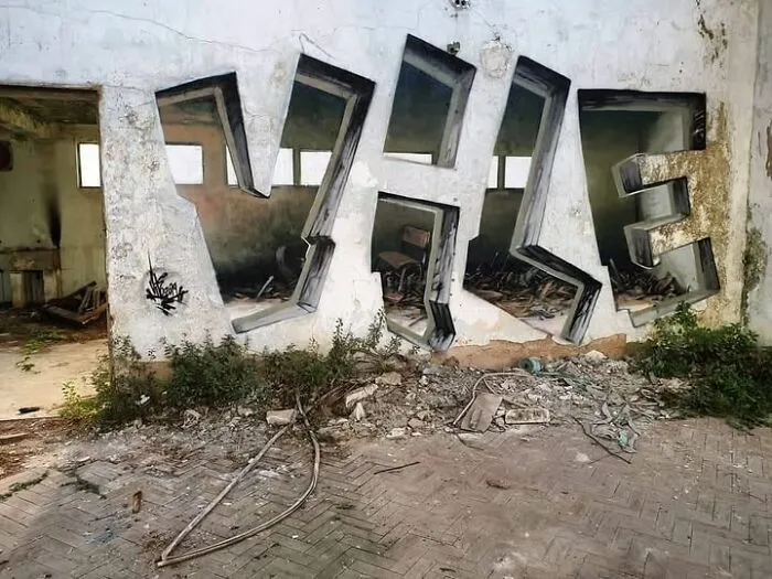 50 Puzzling Pics That Need To Be Looked At Twice To Understand What’s Happening