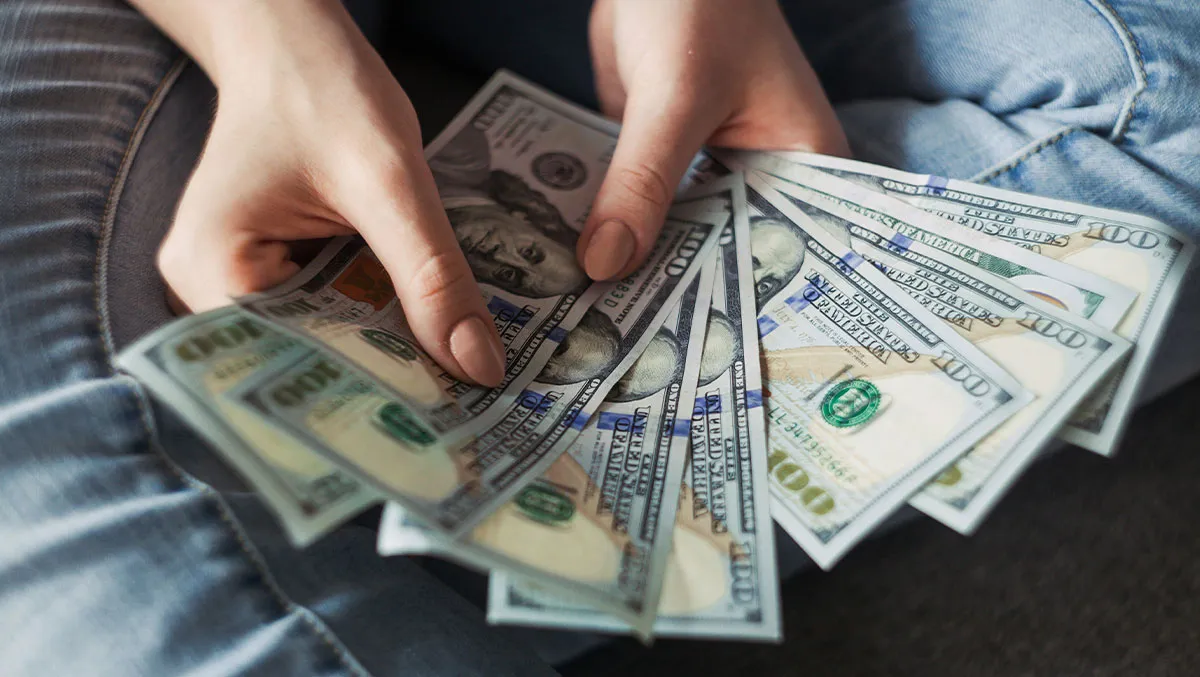 Hey Pandas, Am I Wrong For Wanting Financial Help From My Wealthy Best Friend?