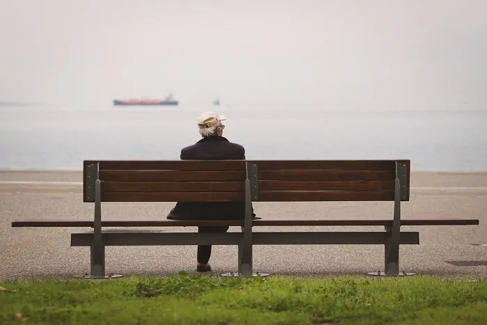 30 People Reveal Deathbed Confessions They’ve Heard That They Can’t Forget