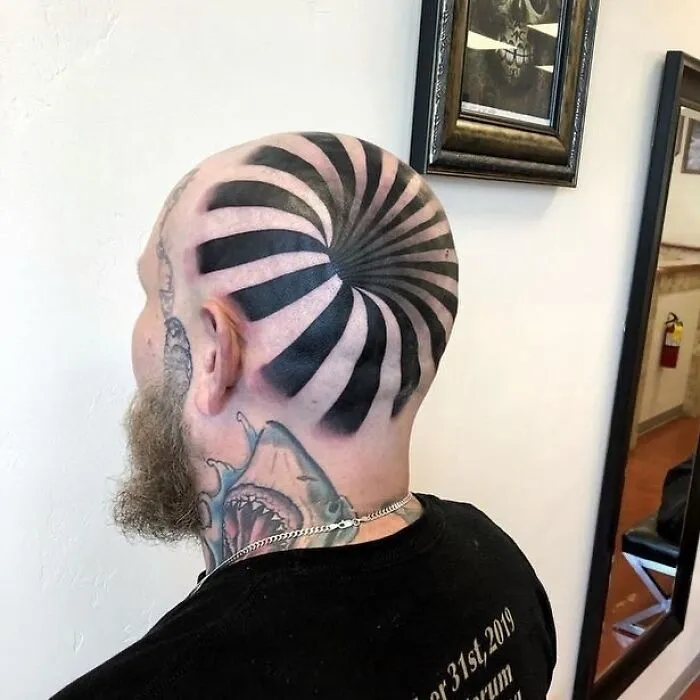 43 Tatuajes horribles para recordarnos que algunos errores son difíciles de borrar