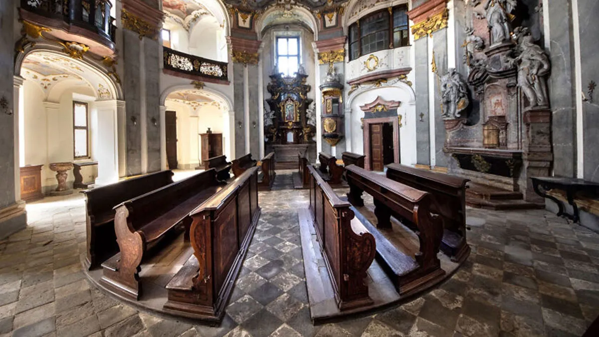 I Documented 30 Of The Most Beautiful Abandoned Sacred Places I’ve Visited In Europe