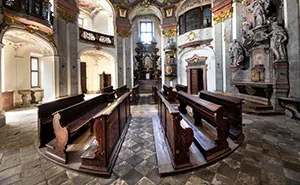 I Documented 30 Of The Most Beautiful Abandoned Sacred Places I’ve Visited In Europe