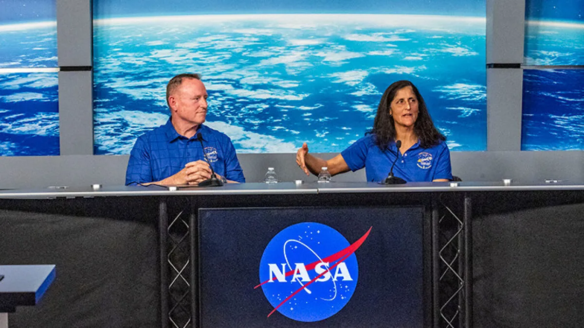Stranded Astronauts Are Surviving On Soup Made With Their Urine: "Totally Different Pea Soup"