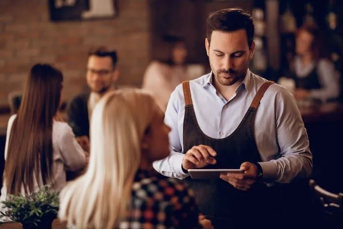 "Man, I Freaking Hate People": 35 Habits That Make Others Lose Their Cool