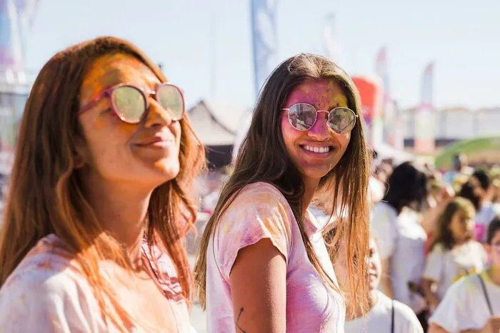 "Man, I Freaking Hate People": 35 Habits That Make Others Lose Their Cool