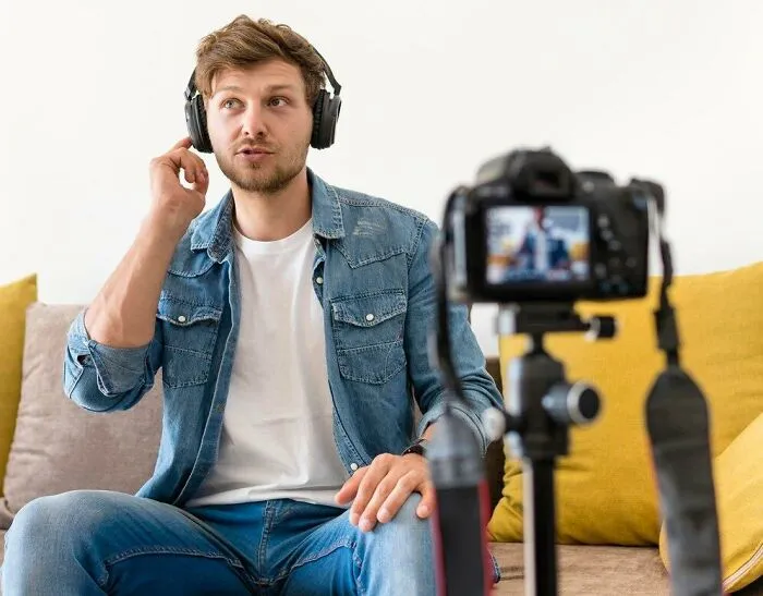 "Man, I Freaking Hate People": 35 Habits That Make Others Lose Their Cool