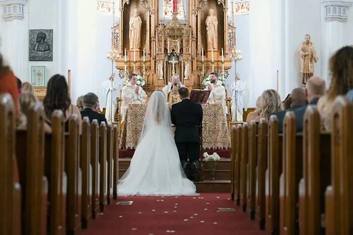 “Had A Bridesmaid Go Into Labor”: 40 Wild And Sad Things That Happened At Weddings
