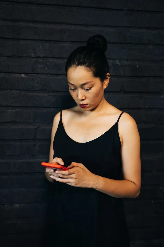 30 Low-Key Red Flags In Friendships That May Go Unnoticed Until It’s Too Late