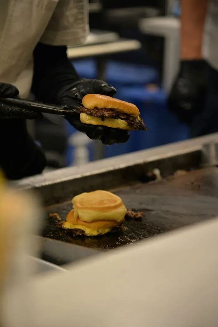"I Am Not Eating Here, We Need To Leave": 30 Red Flags In Restaurants