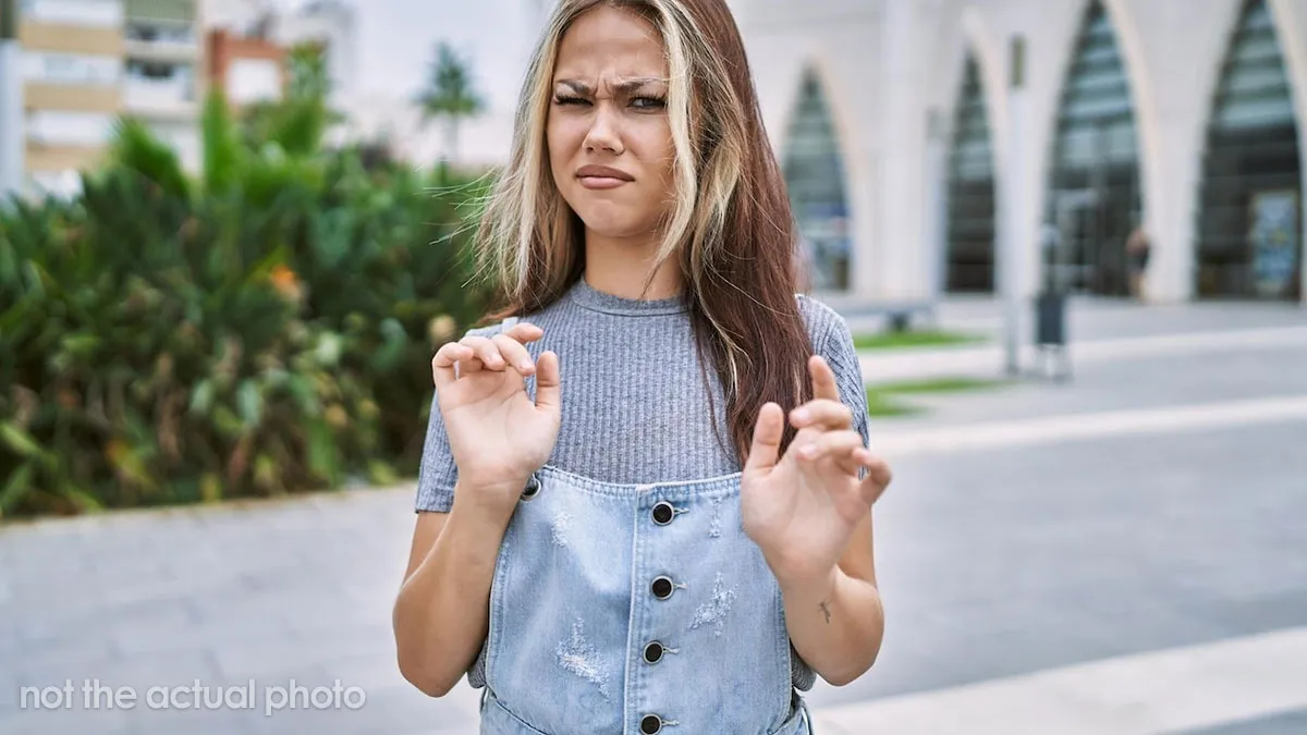 Guy Takes Petty Revenge On Nasty Roommate, Has The Pleasure Of Unveiling It To Her 20 Years Later