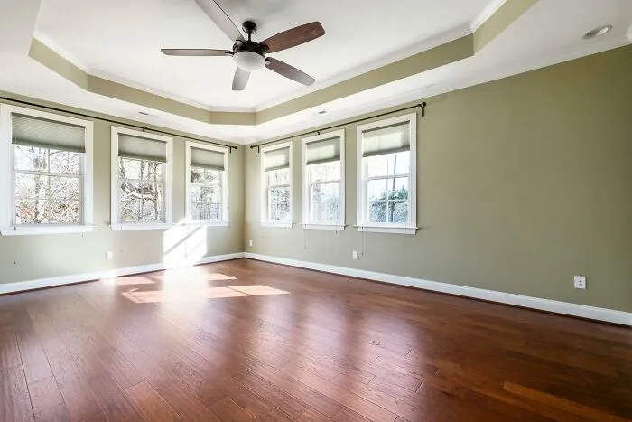 34 Stories To Make You Laugh Or Cringe About When Visiting A Single Guy's Place Gets Interesting
