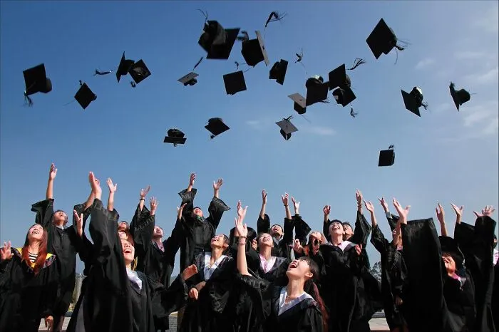 30 Times People Trusted They’d Get Their Way Just Because They Outnumbered The Opposing Side