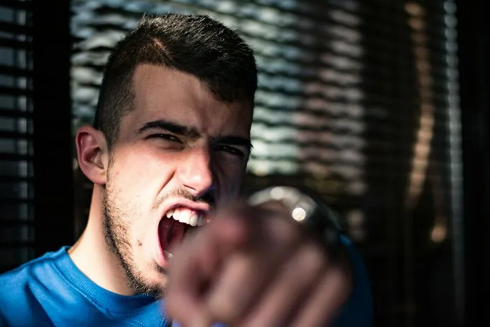 25 historias de terror sobre “chicos buenos” que explican por qué las mujeres prefieren al oso