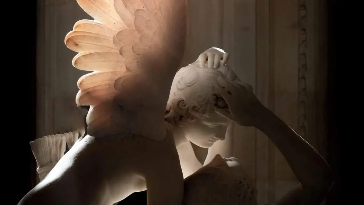 30 Surreal Details On Sculptures That Left People In Awe