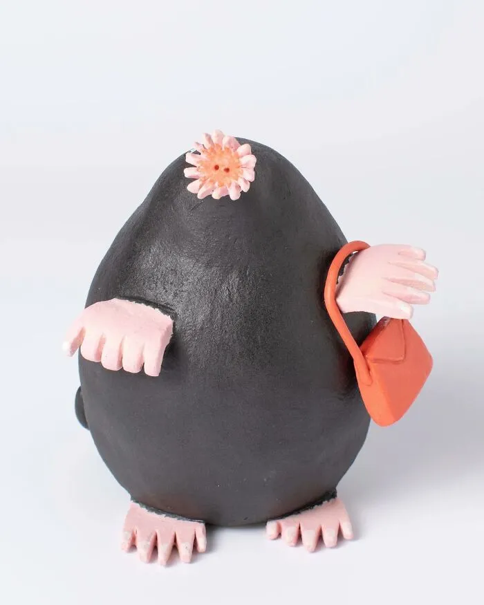30 Quirky Ceramic Figures By Helen Burgess That Might Make You Smile