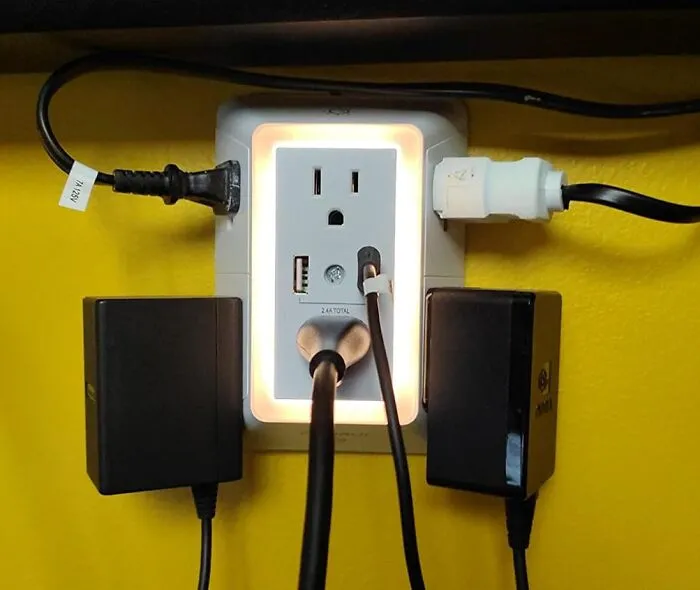This <a Style="Display:inline;" Href="Https://Www.amazon.com/Protector-Powrui-6-Outlet-Extender-Charging/Dp/B07ccgbb7m?ie=utf8&th=1&linkcode=ll1&tag=bpmammoth-20&linkid=c0d850ac6586f4a269a74c22348ea0f8&language=en_us&ref_=as_li_ss_tl" Target="_blank"><span Style="Font:inherit;color:#d74b1f;"> Outlet Extender And Surge Protector</Span> Is Your Saving Grace If You Are Adding A Few Tech Upgrades To Your Room