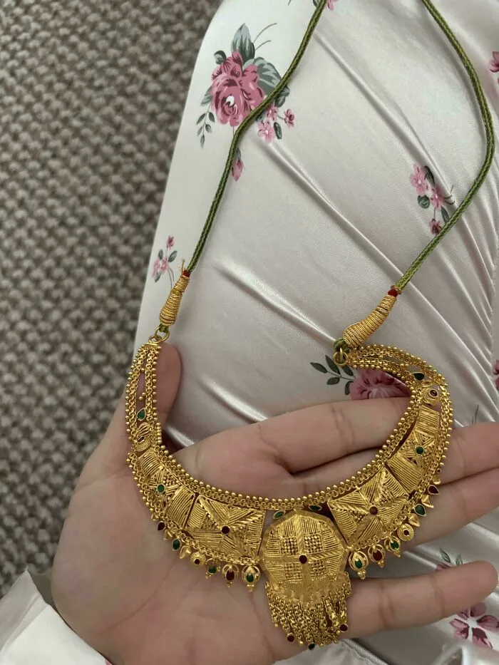 I Am The 4th Woman In The Family To Inherit My Great Grandma’s Wedding Necklace. She Got Married At 15 In 1956 Back Home In Pakistan