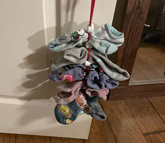 Keep Your Socks Together And Tangle-Free With This <a Style="Display:inline;" Href="Https://Www.amazon.com/Sockdock-Laundry-Storage-Organizer-Container/Dp/B07bxj32q8?ie=utf8&linkcode=ll1&tag=bpflamingo-20&linkid=d8c2c61999dfb56d4046e0f00c81f154&language=en_us&ref_=as_li_ss_tl" Target="_blank"><span Style="Font: Inherit; Color: #d74b1f;"> Sock Laundry Solution</Span>. It Clips And Holds Your Socks In Pairs Through Washing, Drying, And Storing. No More Singleton Socks Or Tangled Messes— Just Perfectly Paired Socks Every Time!