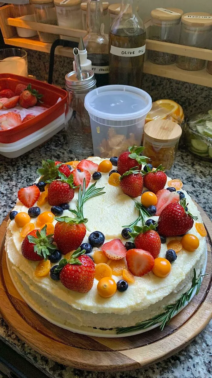 My Girlfriend And I Don’t Bake But We Made Her Birthday Cake From Scratch And It Looked Really Beautiful