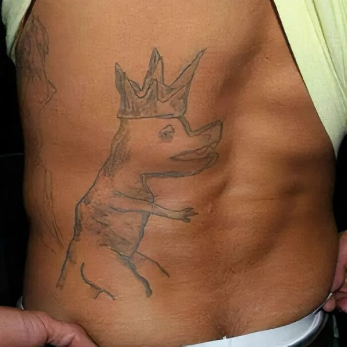27 Personas que no se dan cuenta de lo horribles que son sus tatuajes (nuevas imágenes)