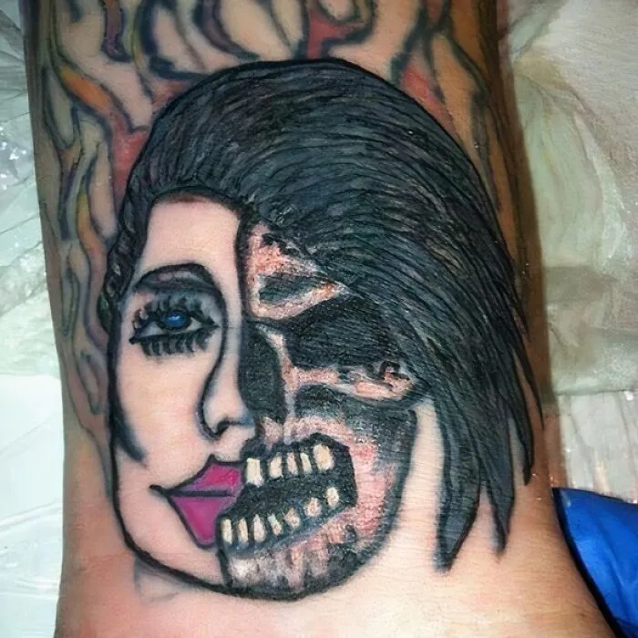 27 Personas que no se dan cuenta de lo horribles que son sus tatuajes (nuevas imágenes)