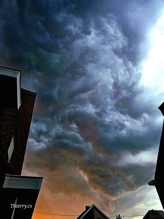 Scary When You See Clouds Like This